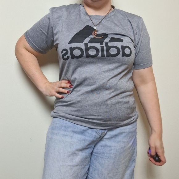 Adidas Grey Short Sleeve Tricorn Logo Athletic Tee Shirt Size XL - Picture 1 of 8